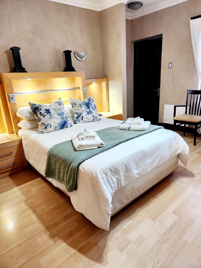 The Wooden Leg Guesthouse Kleinmond Ngoại thất bức ảnh