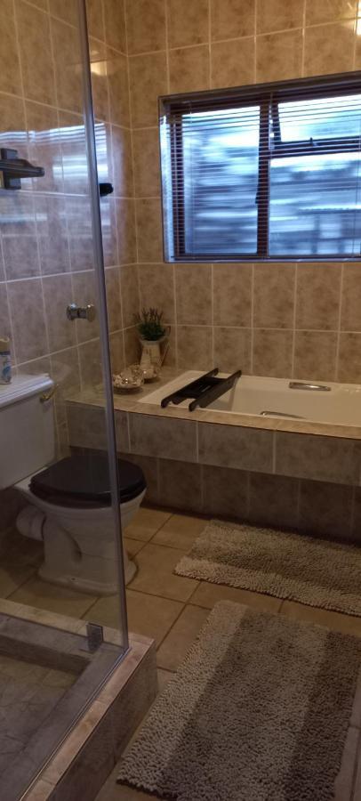 The Wooden Leg Guesthouse Kleinmond Ngoại thất bức ảnh