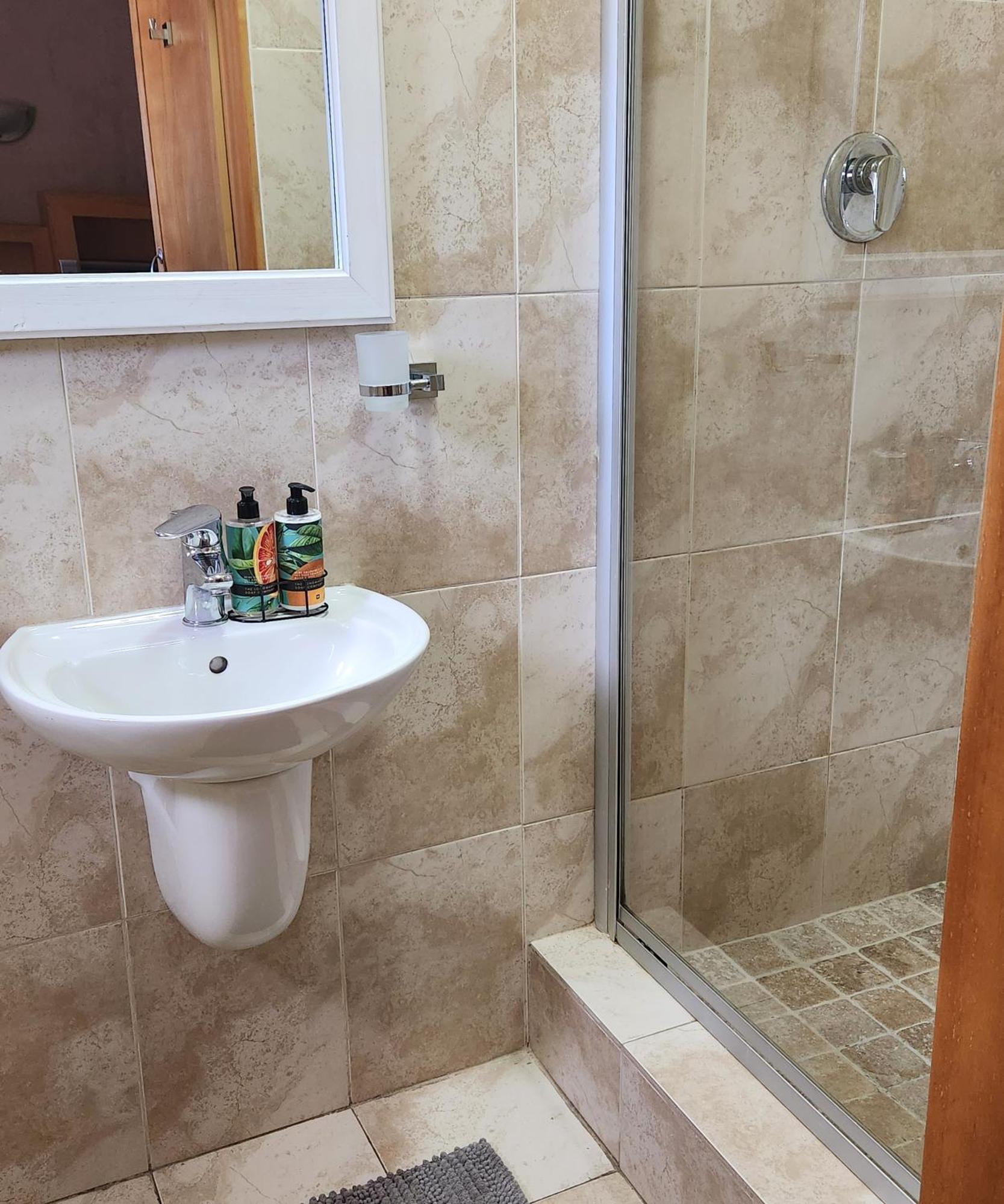 The Wooden Leg Guesthouse Kleinmond Ngoại thất bức ảnh